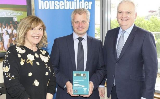 Mike Challinor, Manthorpe R&D Director being presented with award from Maggie Philbin
